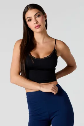 Camisole côtelée courte sans couture avec liséré de dentelle