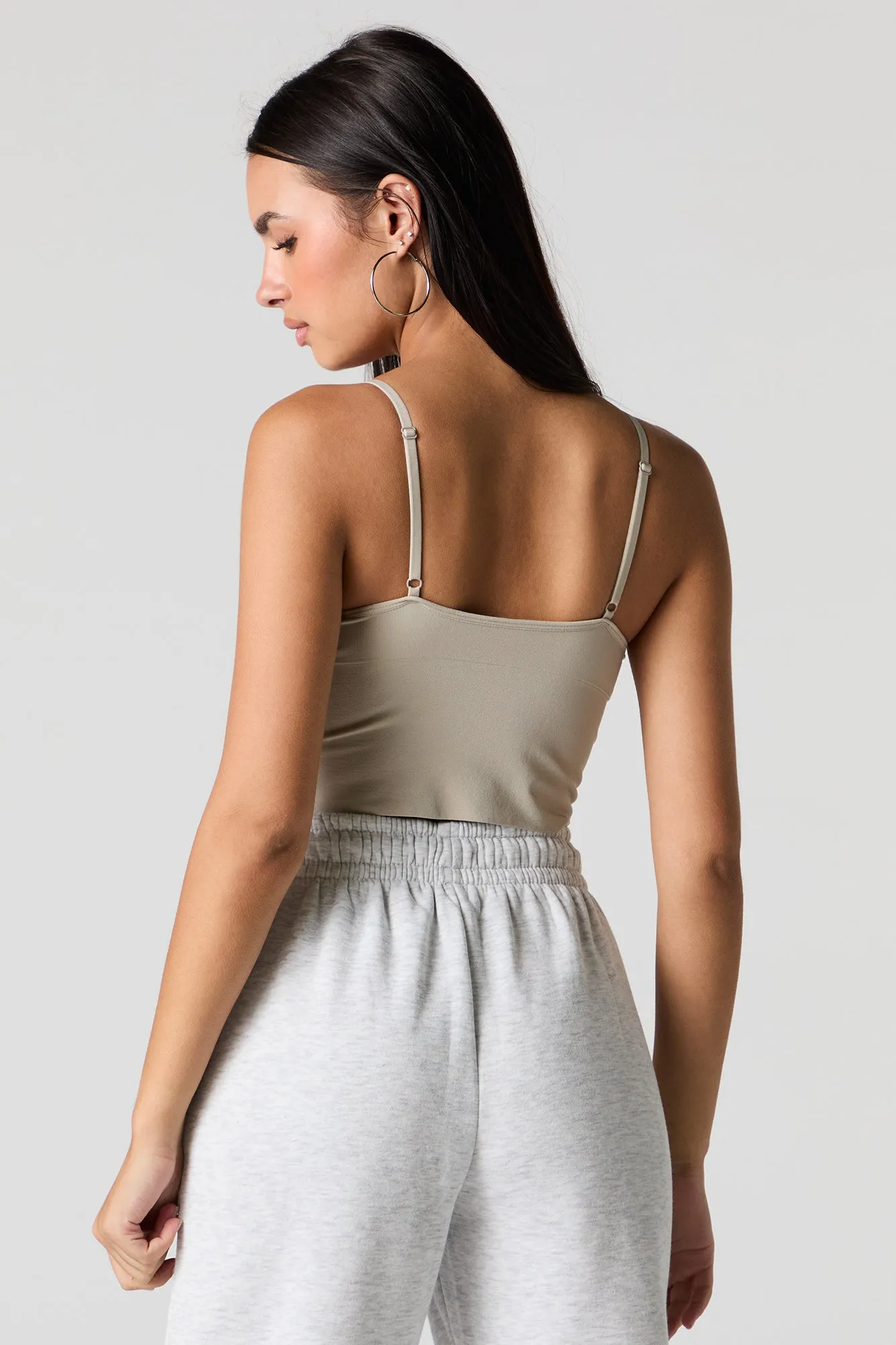 Camisole sans couture avec bonnets intégrés et encolure en V