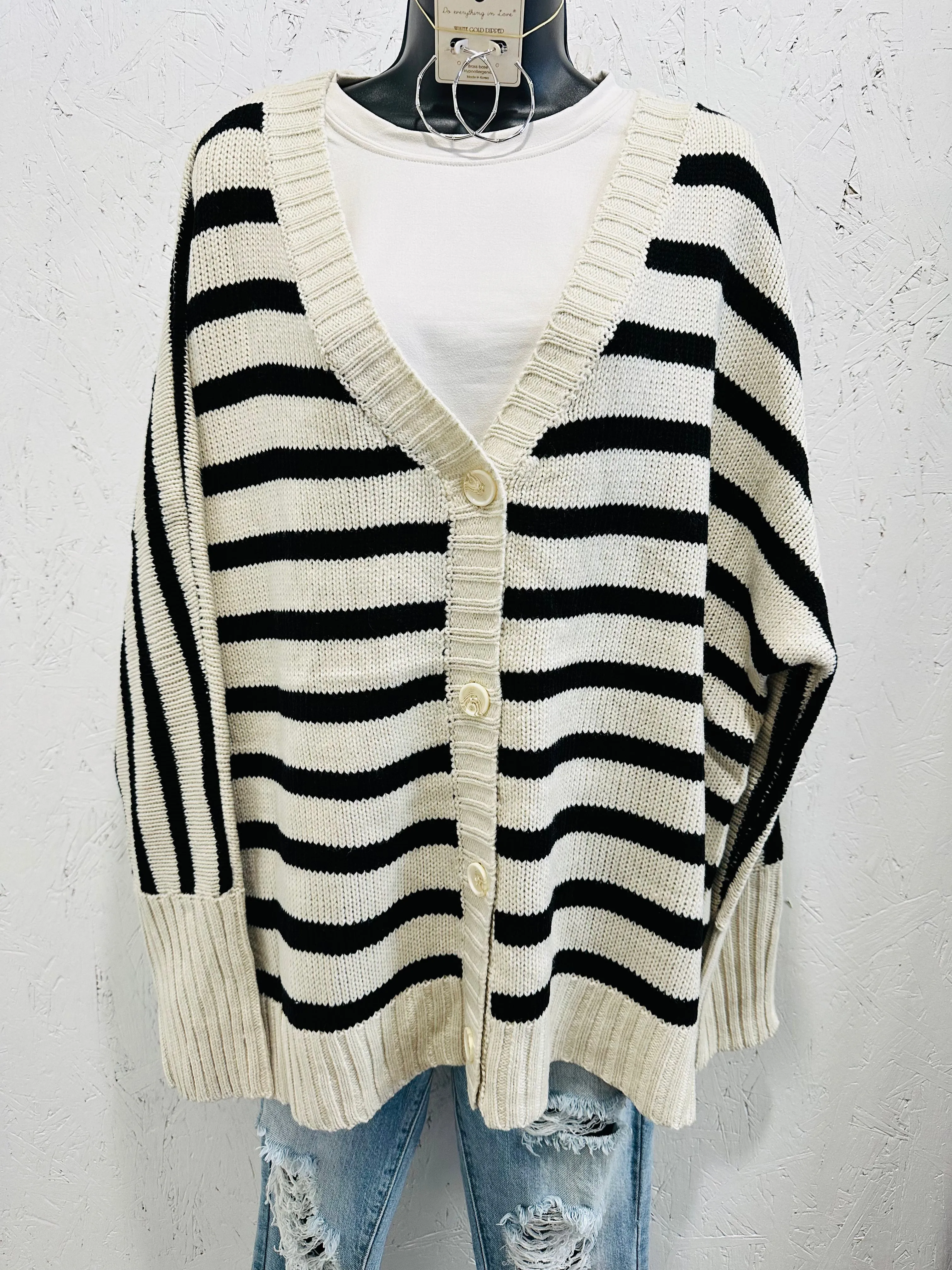 CURVY STRIPED SWEATER