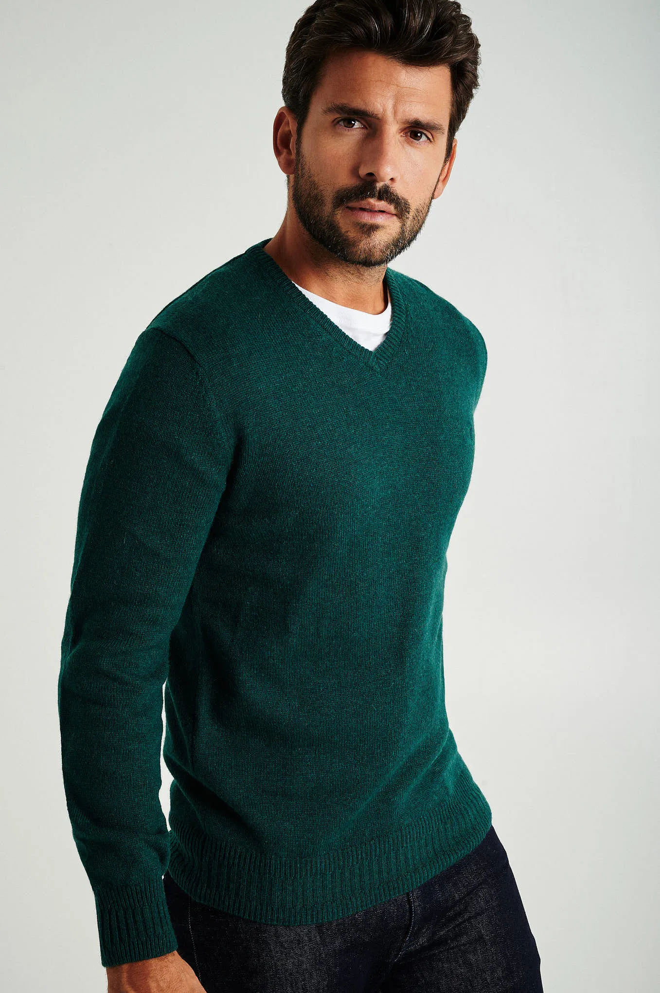 Men's machine washable V neck sweater