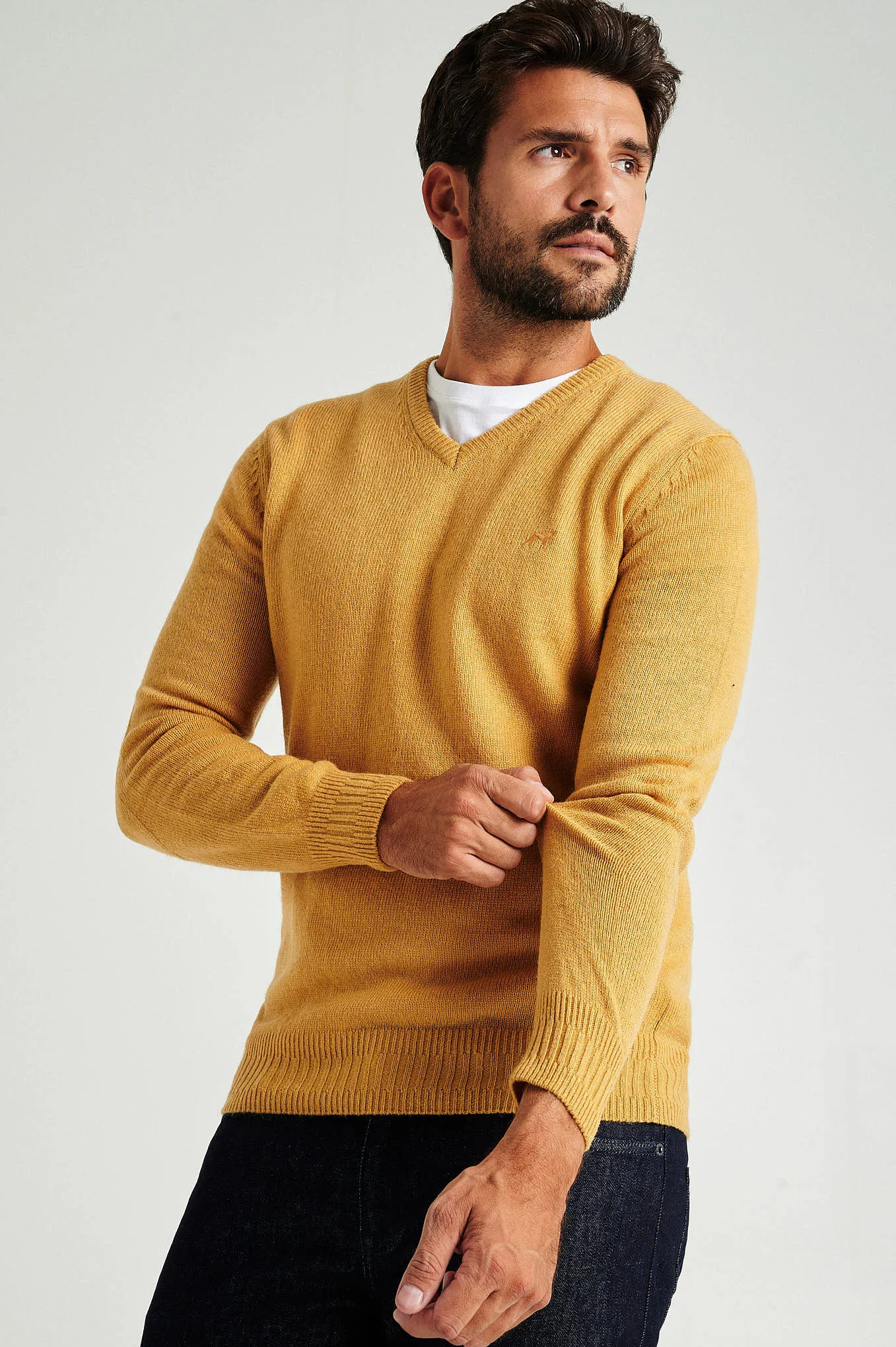 Men's machine washable V neck sweater