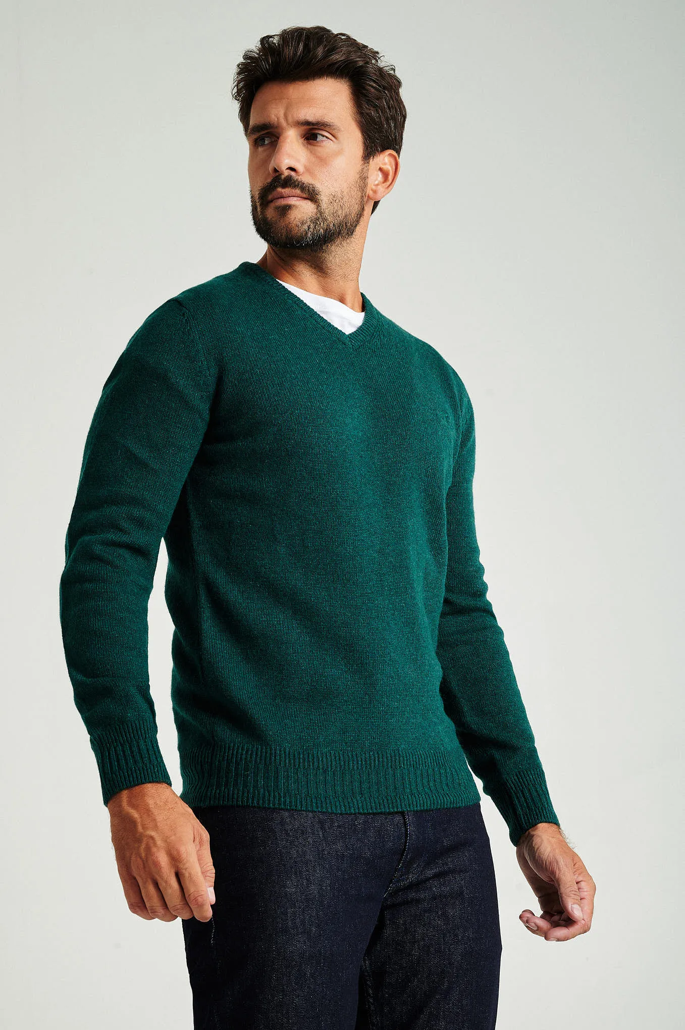 Men's machine washable V neck sweater