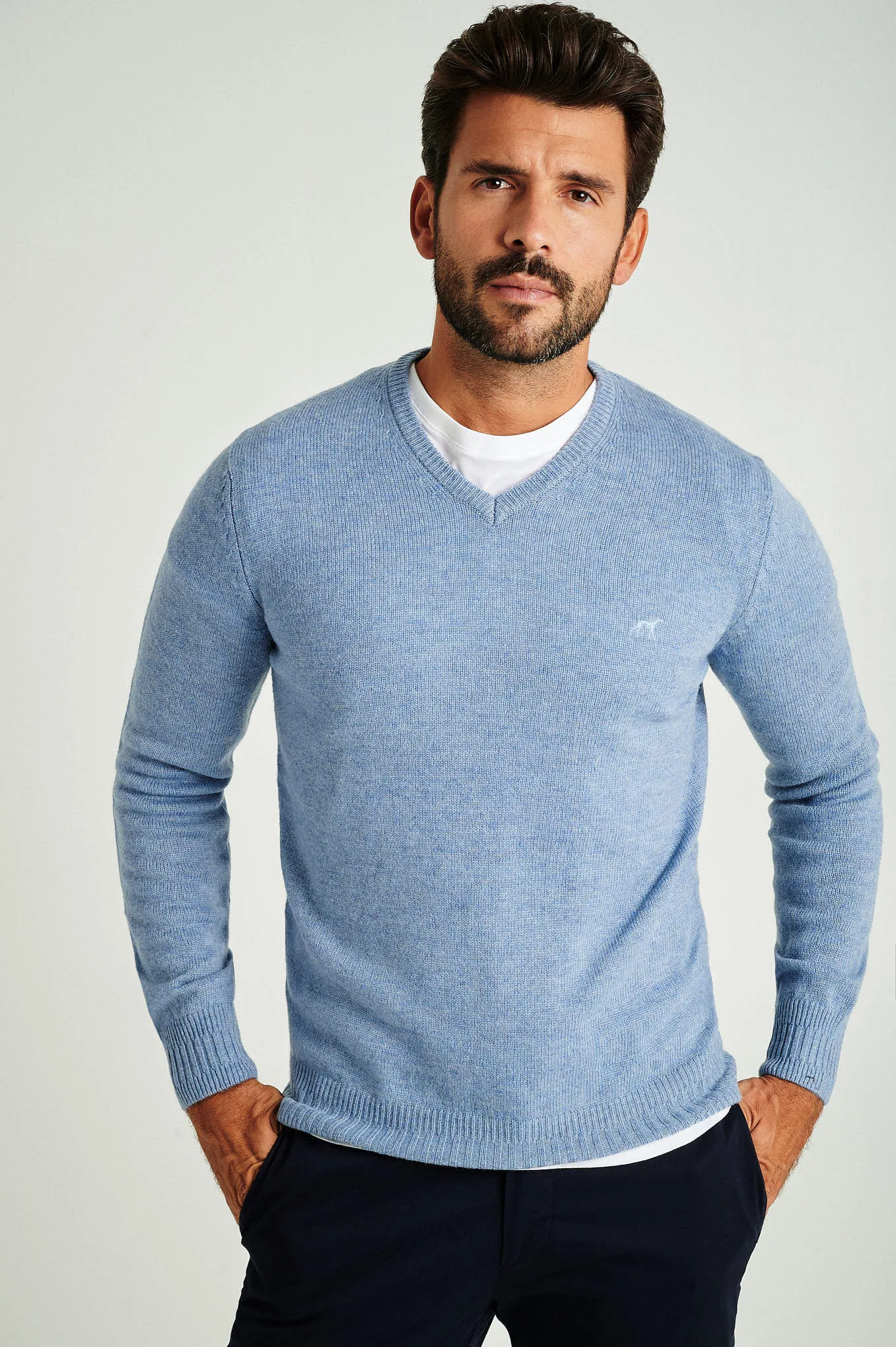 Men's machine washable V neck sweater