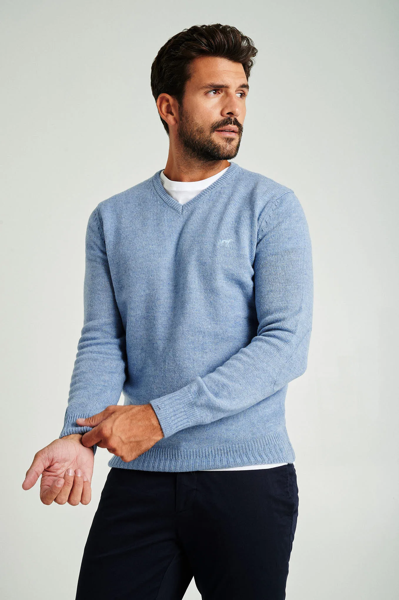 Men's machine washable V neck sweater