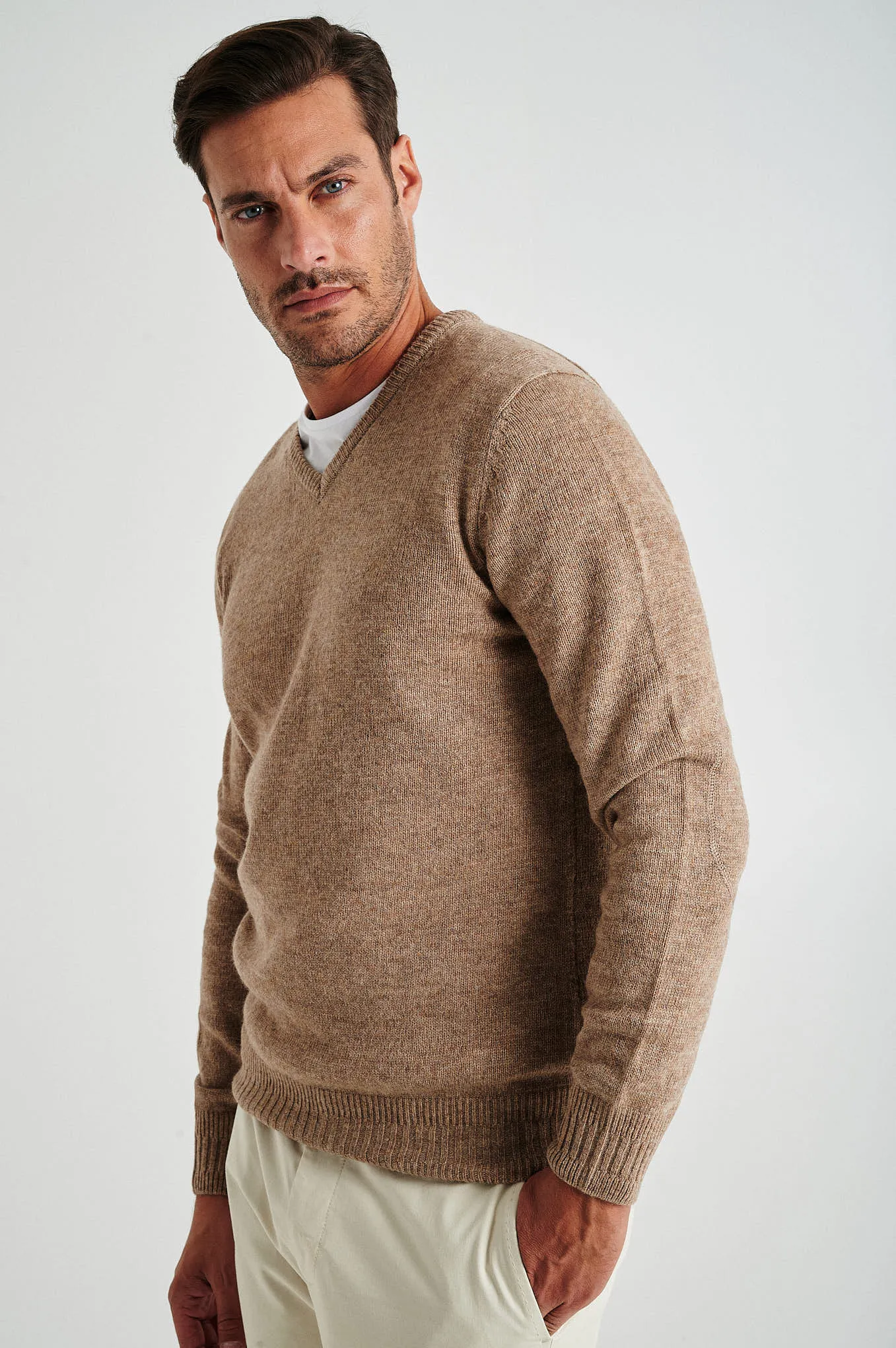 Men's machine washable V neck sweater