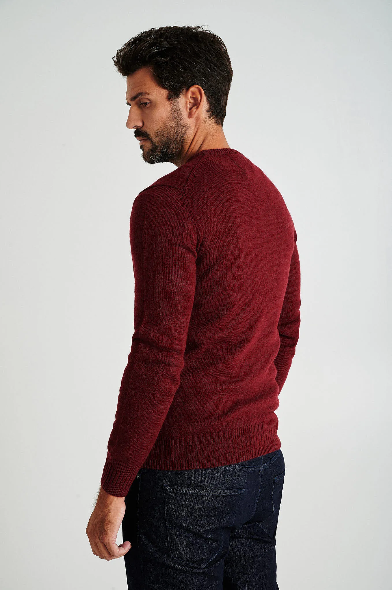 Men's machine washable V neck sweater