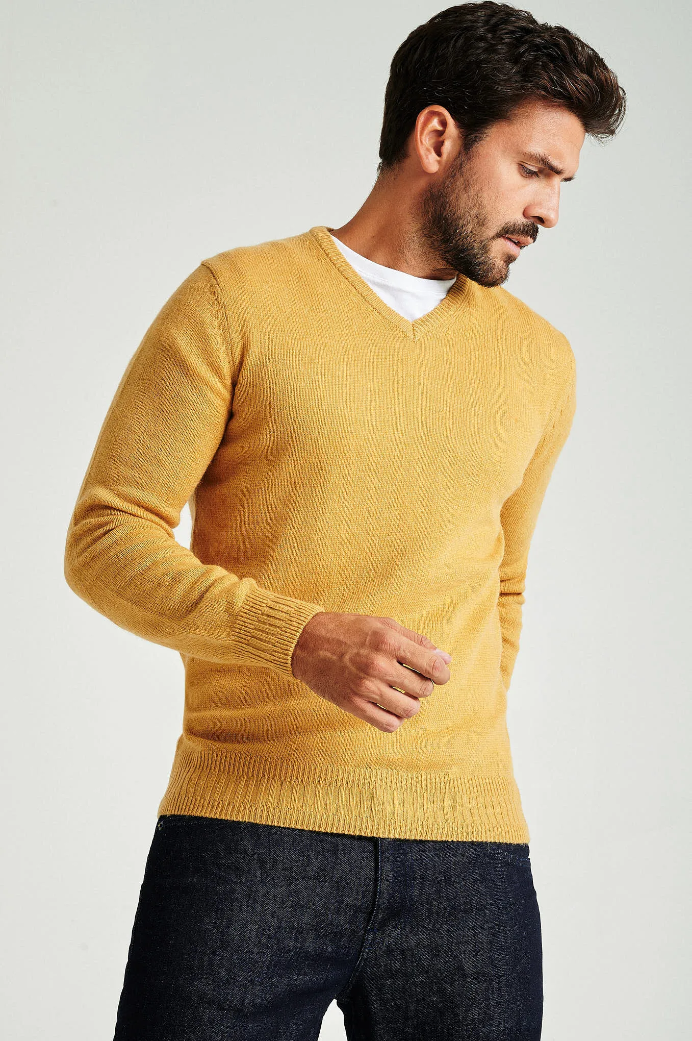 Men's machine washable V neck sweater