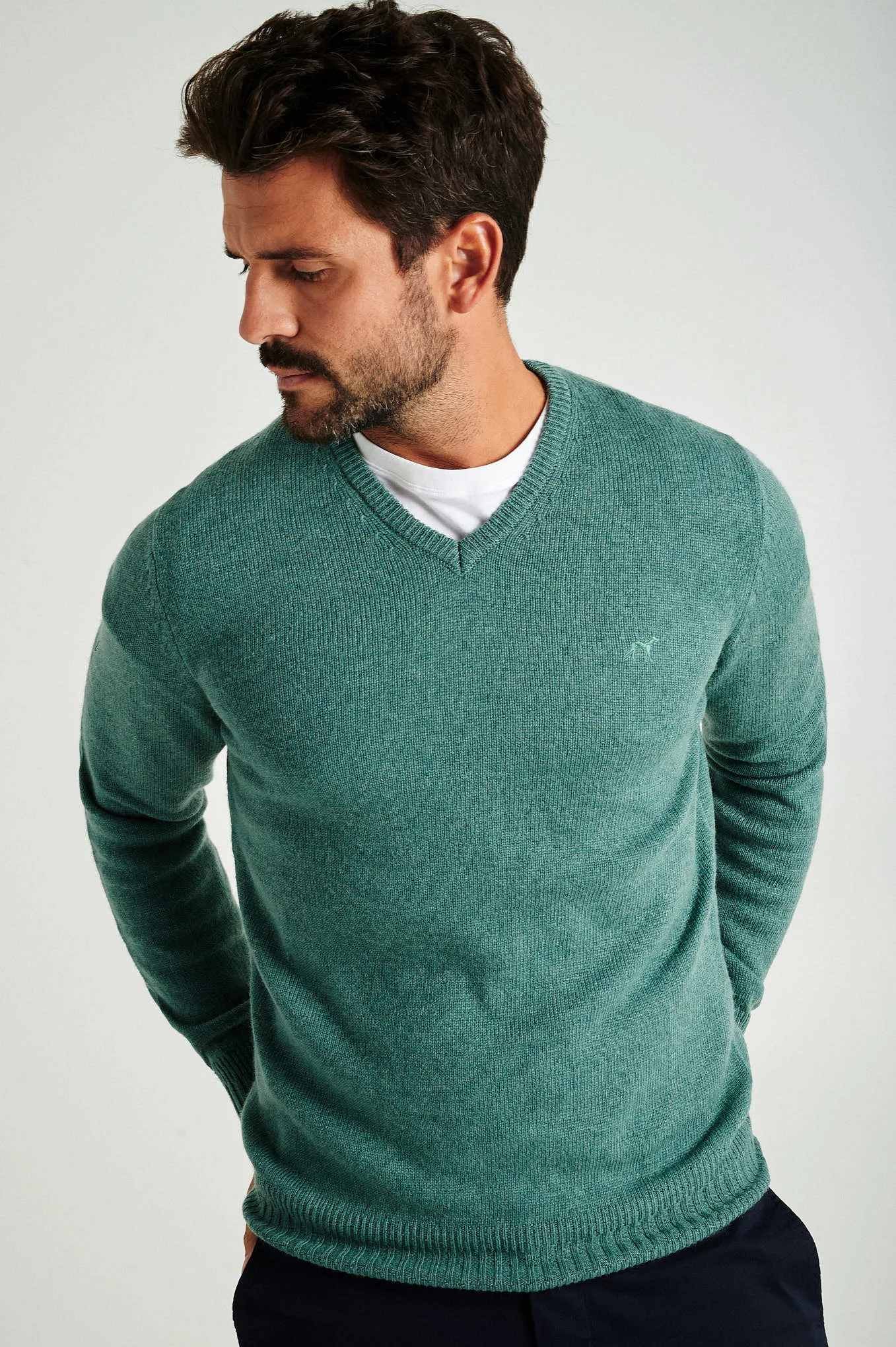 Men's machine washable V neck sweater