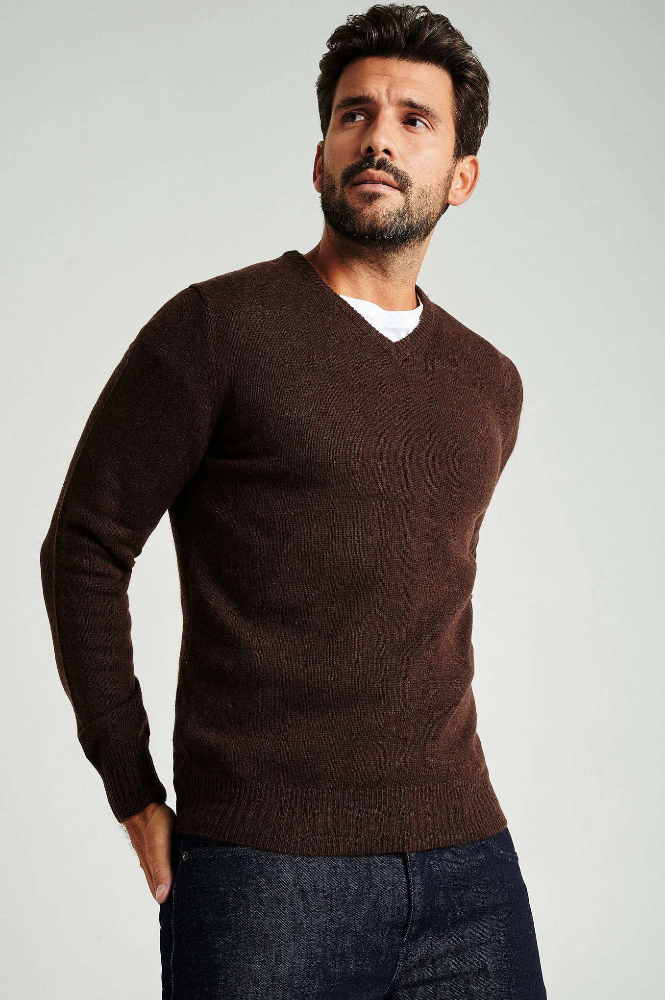 Men's machine washable V neck sweater