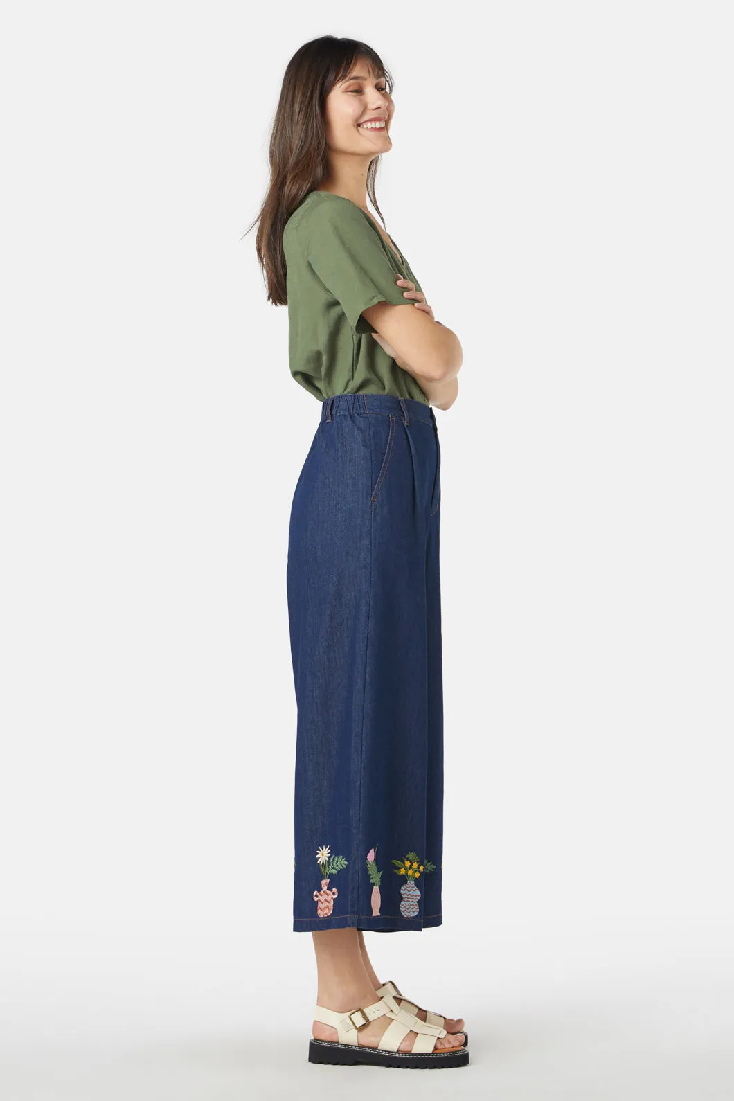 Pretty Vases Embroidered Pant