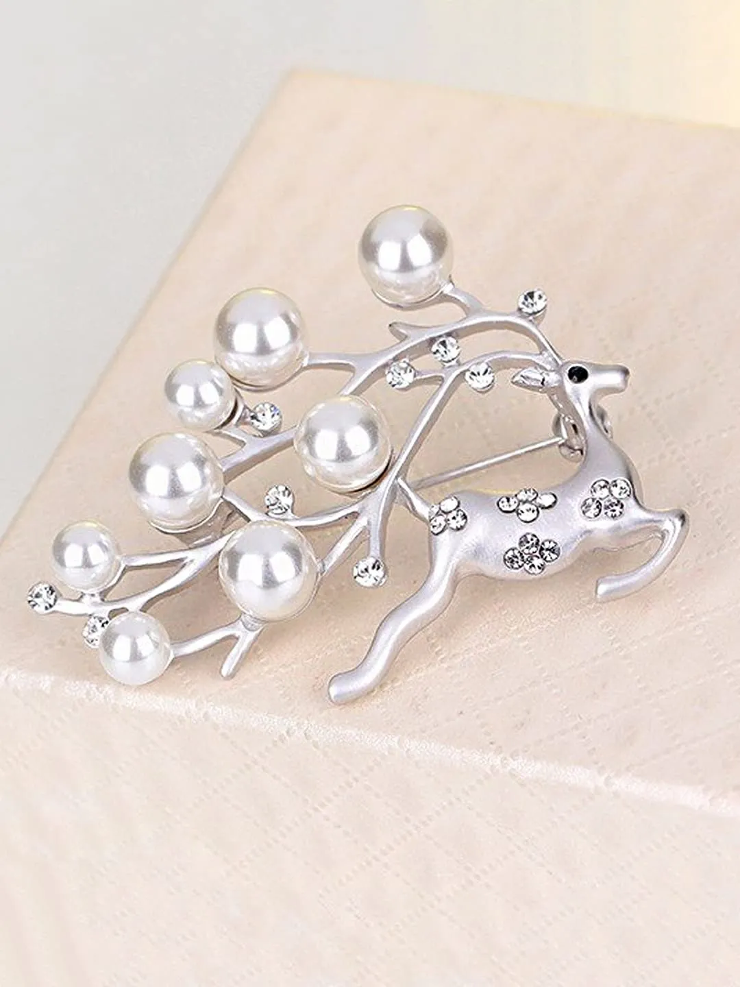 Yellow Chimes Deer Brooch for Women Elegant Shawl Sweater Clip Silver Plated Beautiful Pearl Studded Deer Design Brooch for Women and Girls